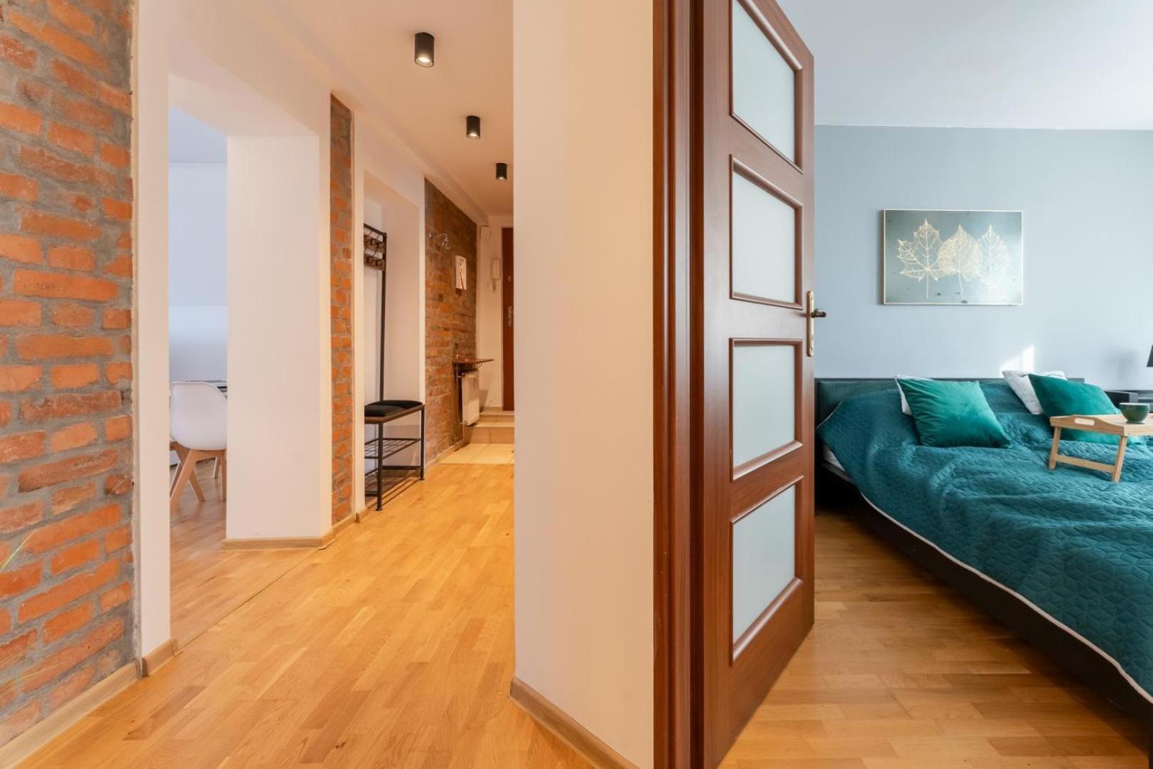 Apartament Ratuszlove - 2 Osobne Sypialnie, Z Widokiem Na Ratusz - By Spaceapart Jelenia Gora Dış mekan fotoğraf